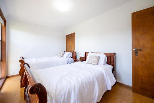 Broadmeadows House | The Valley View Guest House