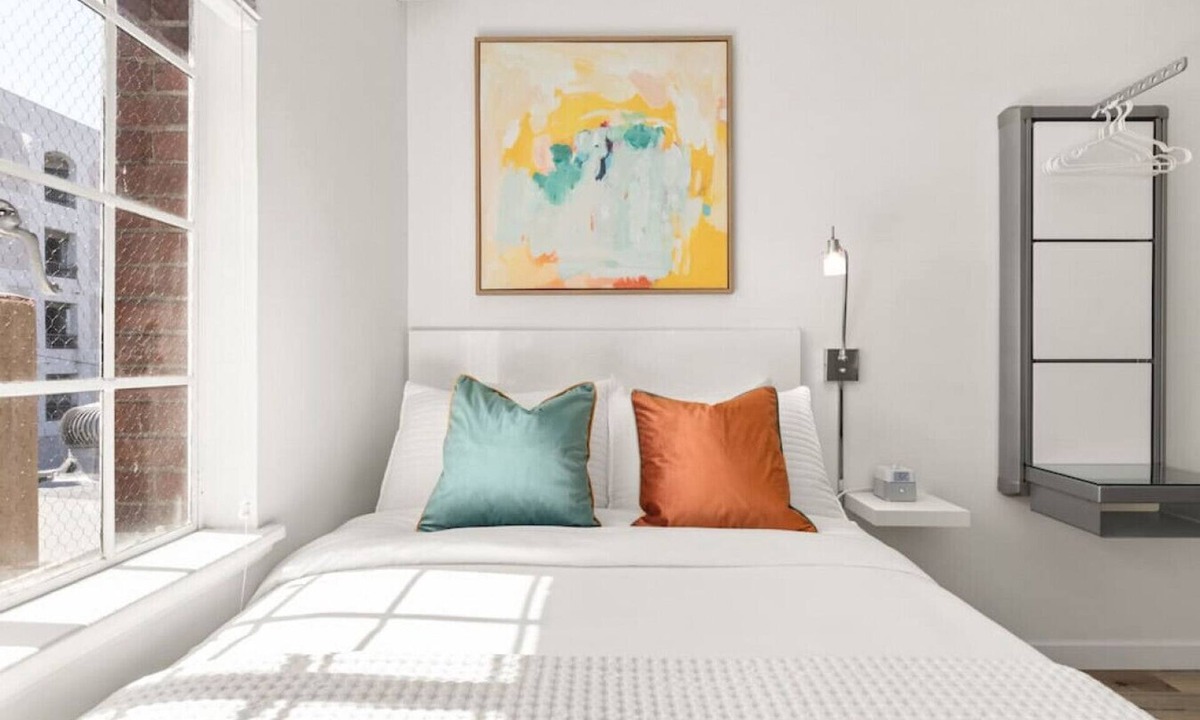 Downtown Long Beach Hotel | The Varden · A Self-Service Micro Hotel