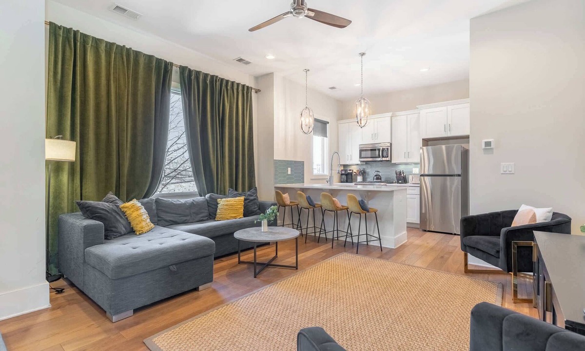 Germantown Condo | The Velvet Vinyl- Private Rooftop & Near Broadway