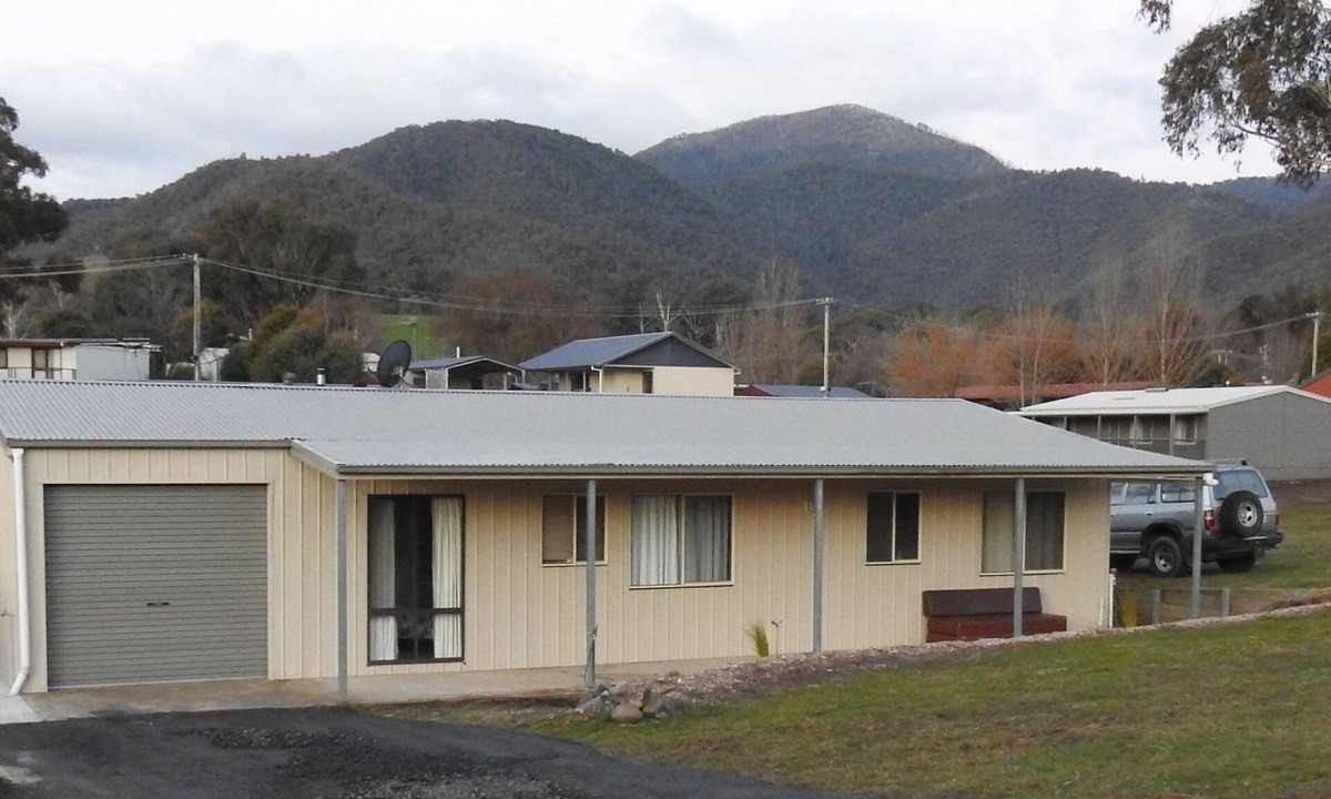 Dartmouth House | The vessel Dartmouth Vic