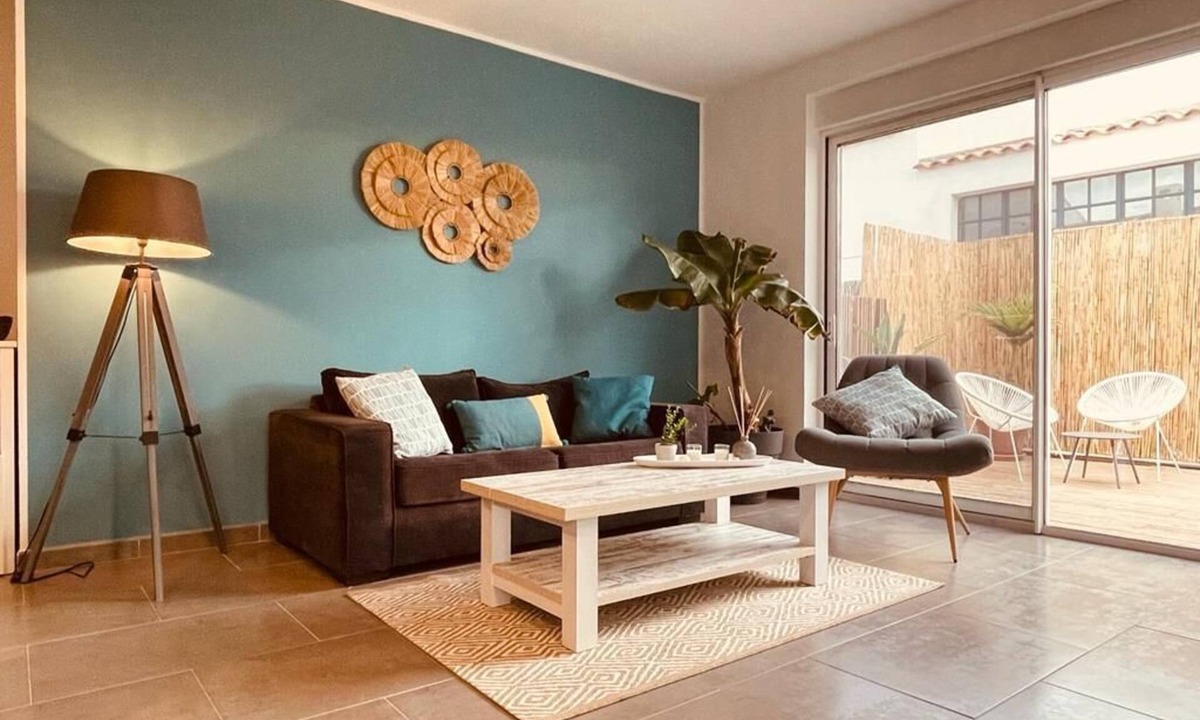 Saintes-Maries-de-la-Mer Apartment | The Villa Vaihéré in the Camargue, the Hibiscus