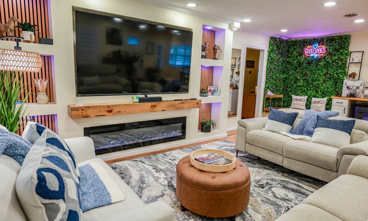Providence Forge House | The Vibe: 3BR- Wedding-Ready Retreat with King Comfort & Fire Pit on 10 acres