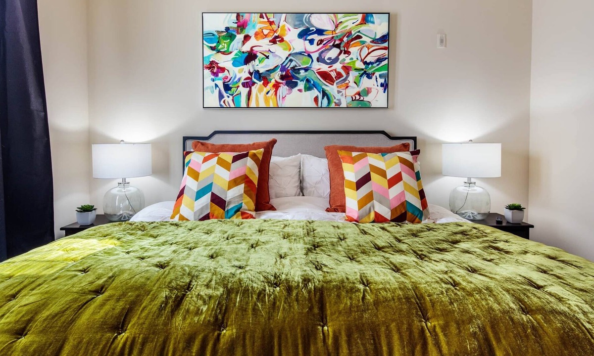 Towson Apartment | The Vibe, - Towson, MD