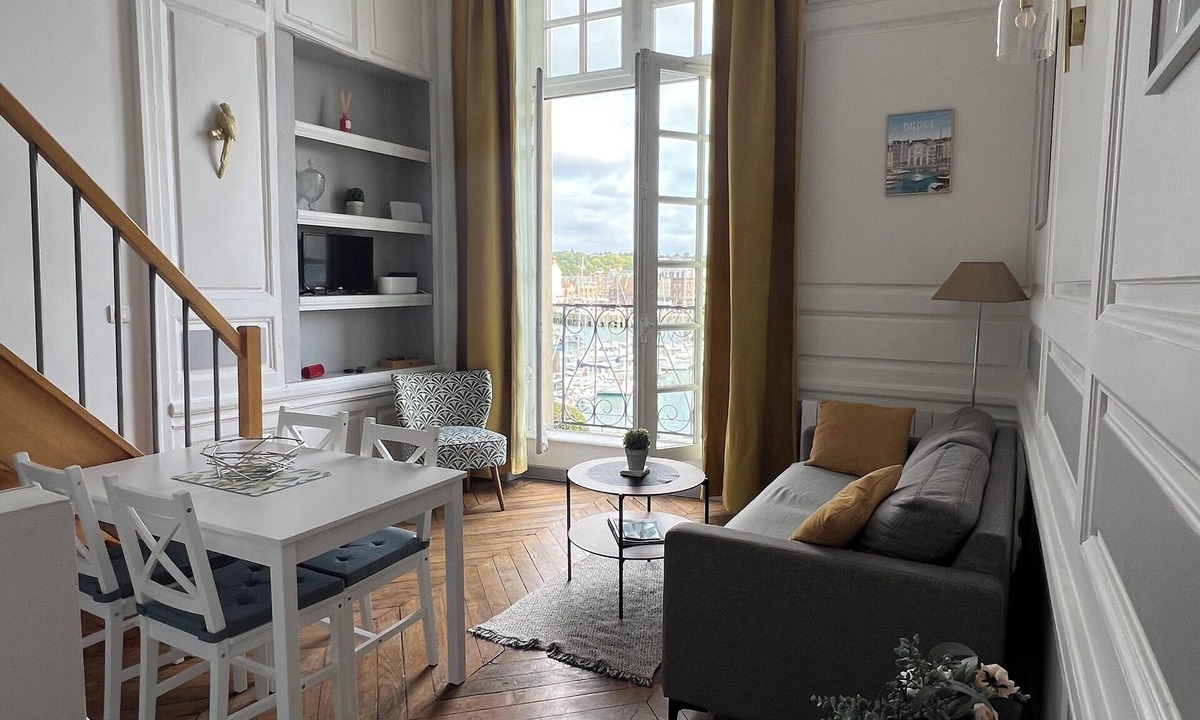 Dieppe Apartment | The Vicomté panorama