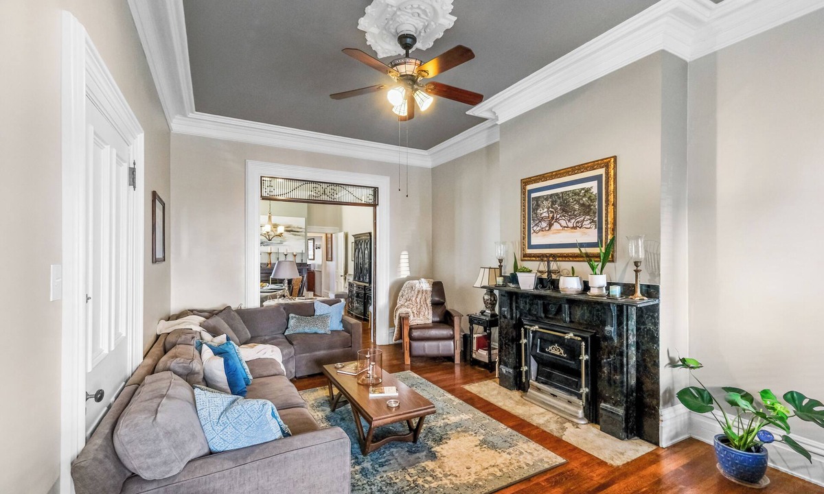 Pittsburgh House | The Victoria