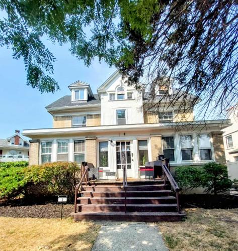 North Buffalo Apartment | The Victorian House