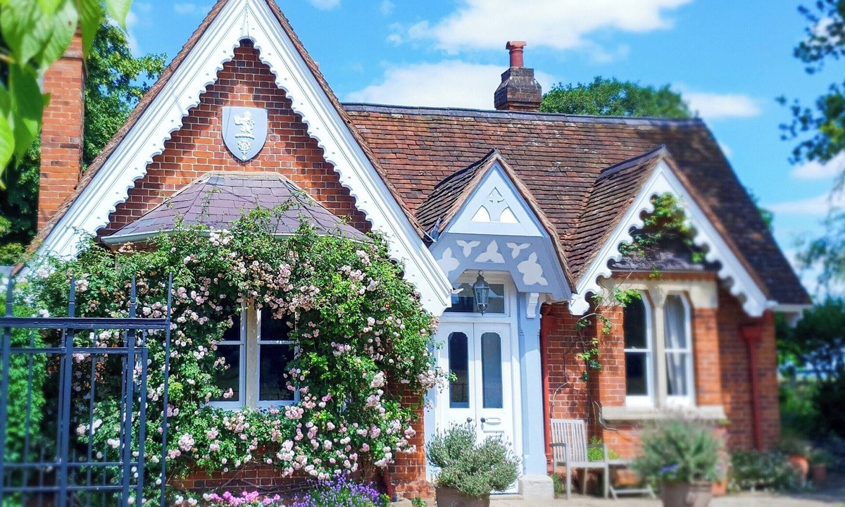 Windsor Cottage | The Victorian Lodge - UK42657