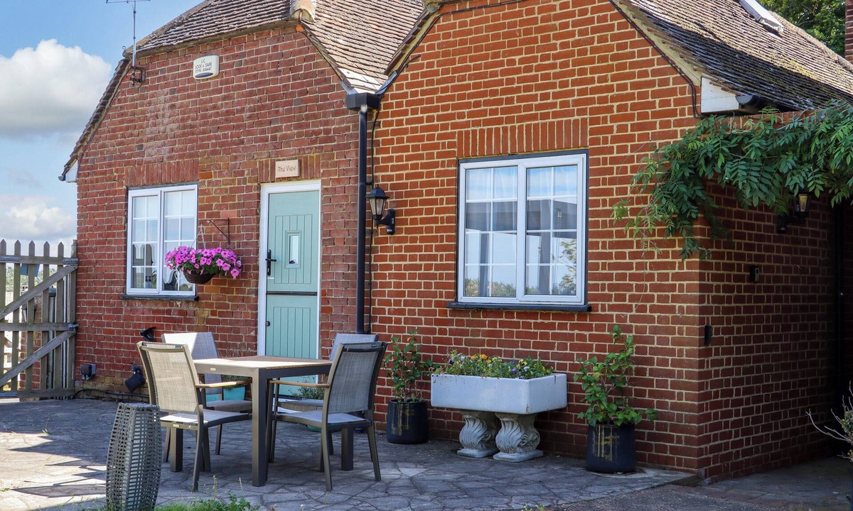 Graveney Cottage | The View