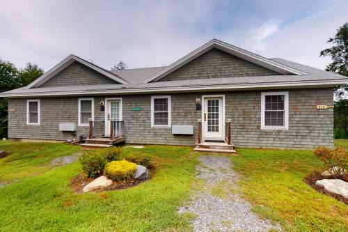 Edgecomb Apartment | The View III at Sheepscot River