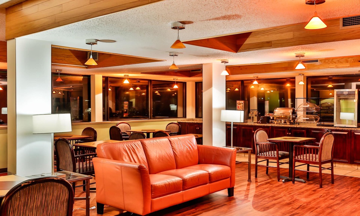 Butztown Hotel | The View Inn & Suites