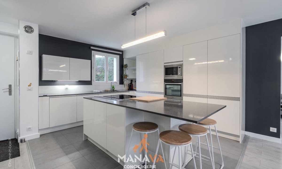 Saint-Germain-sur-Morin Villa | The Villa Bora, 14pax, 10min Disneyland Paris