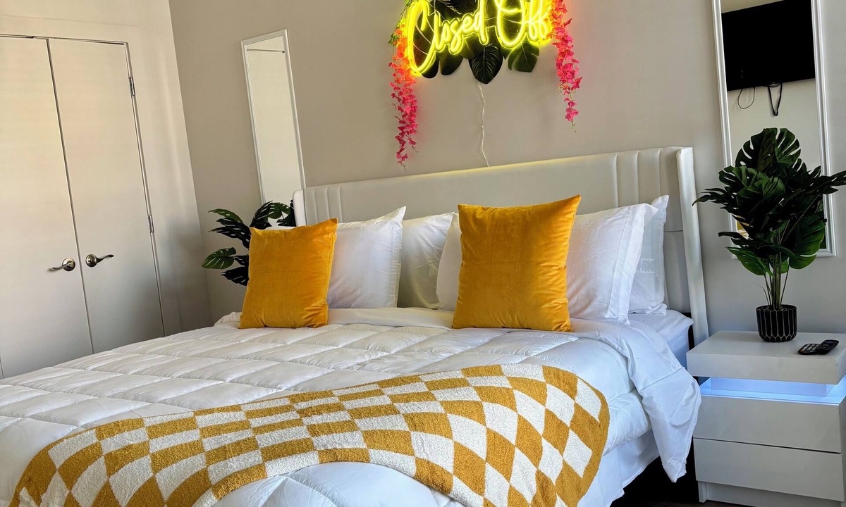 Atlantic Station Area House | The Villa @Atlantic Station + Views+ Shopping