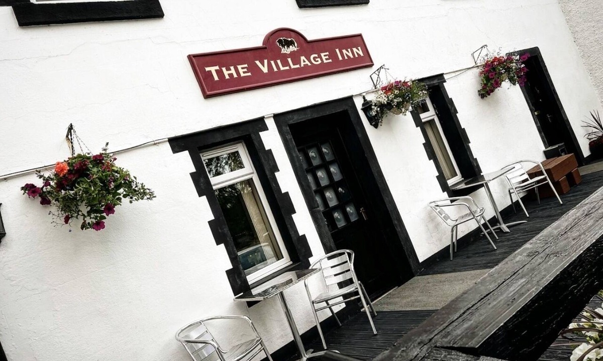 Lanark Hotel | The Village Inn