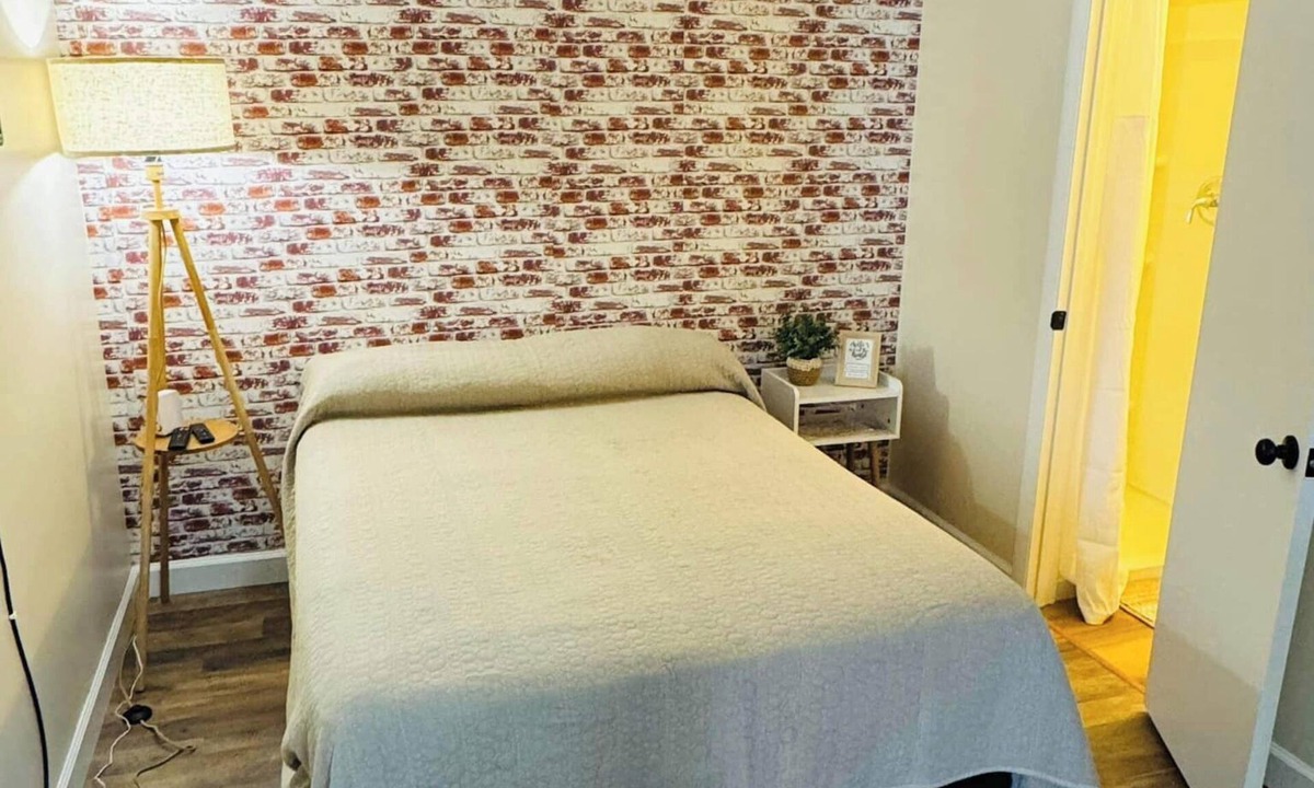 Sylvester Hotel | The Village Inn