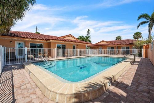 Holmes Beach Villa | The Villas 2A