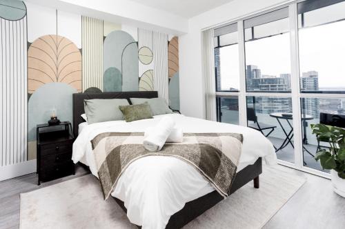 Toronto Entertainment District Apartment | The Vine & View Suite