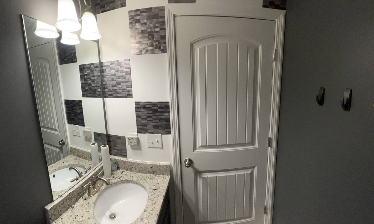 Phenix City House | The Vineyard Private Room