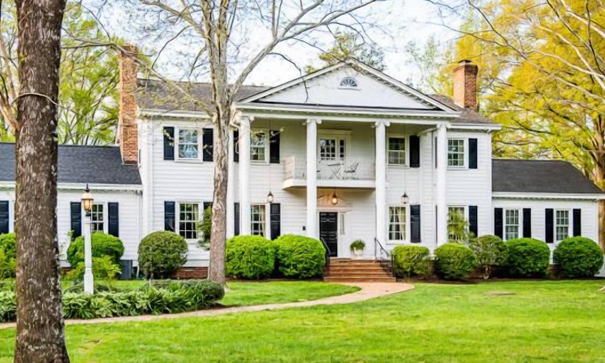 Glen Allen Bed & Breakfast | The Virginia Cliffe Inn
