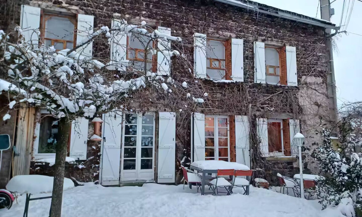 Aurieres House | The volcano house