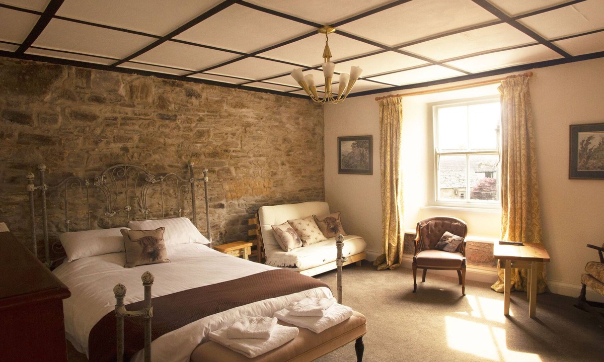 Walkhampton Bed & Breakfast | The Walkhampton Inn