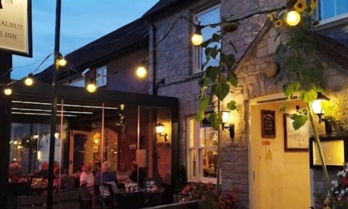 Mere Hotel | The Walnut Tree Inn