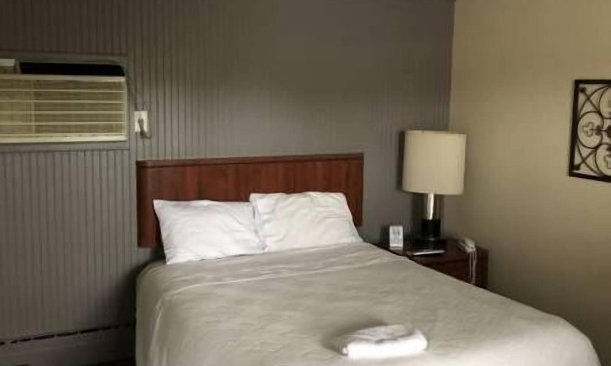 Walpole Hotel | The Walpole Motel