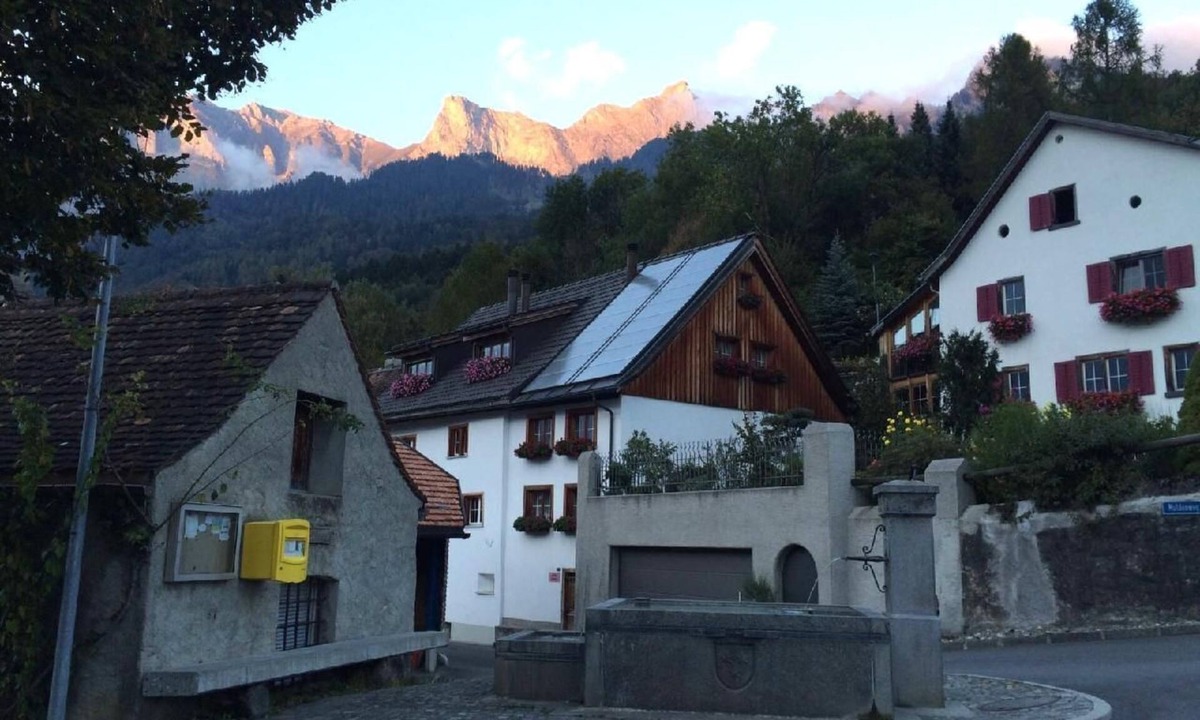 Maienfeld House | The Walserhaus with mountain views