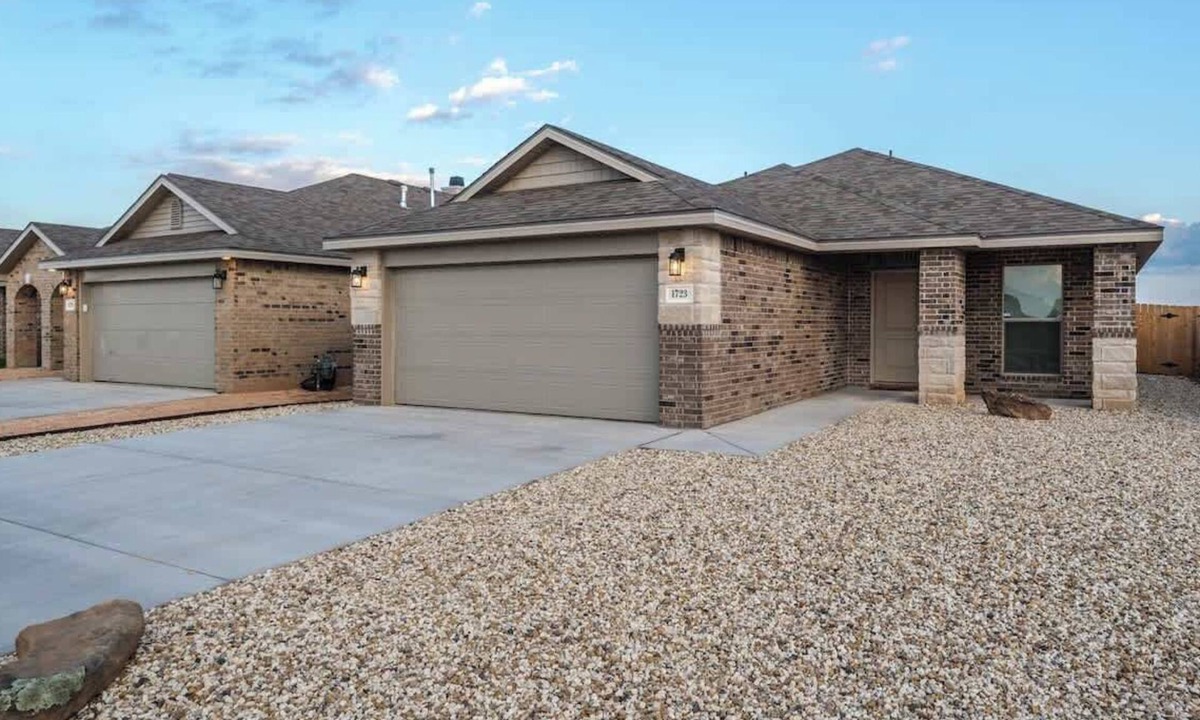Lubbock House | The Wander Inn - 3BR/2BA - Modern Home w/Garage