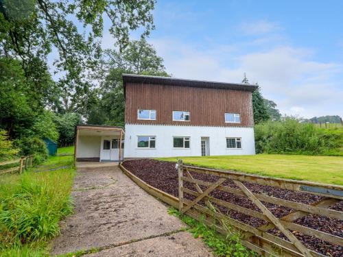 Newtown House | The Wardens House