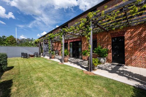 Central Mudgee House | The Warehouse - Heritage Elegance in Central Mudgee
