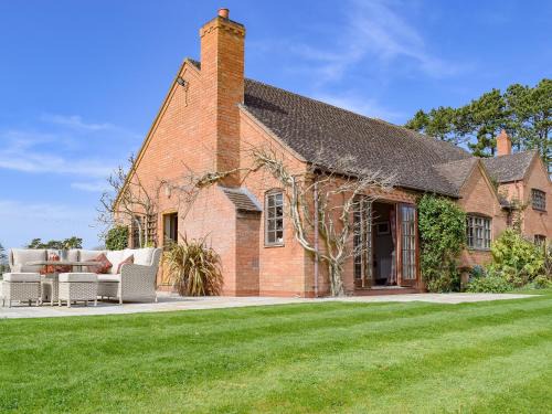 Aston-le-Walls House | The Warren