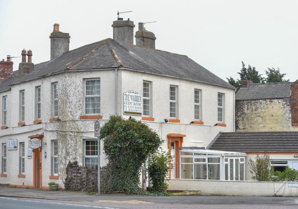 Carlisle House | The Warren Guest House