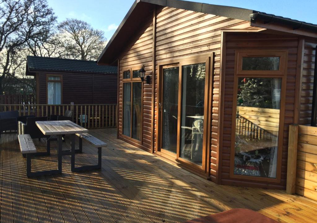 Morpeth Ski Chalet | The Warwick lodge