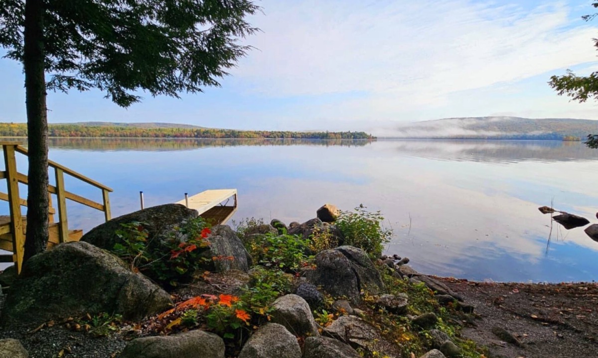 Hartland Cabin | The Water's Edge | Peaceful Lakeside Cabin