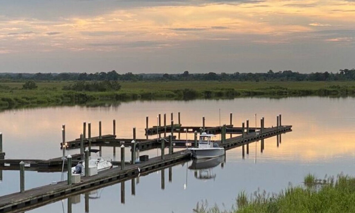 Darien Apartment | The Waterfront Condo