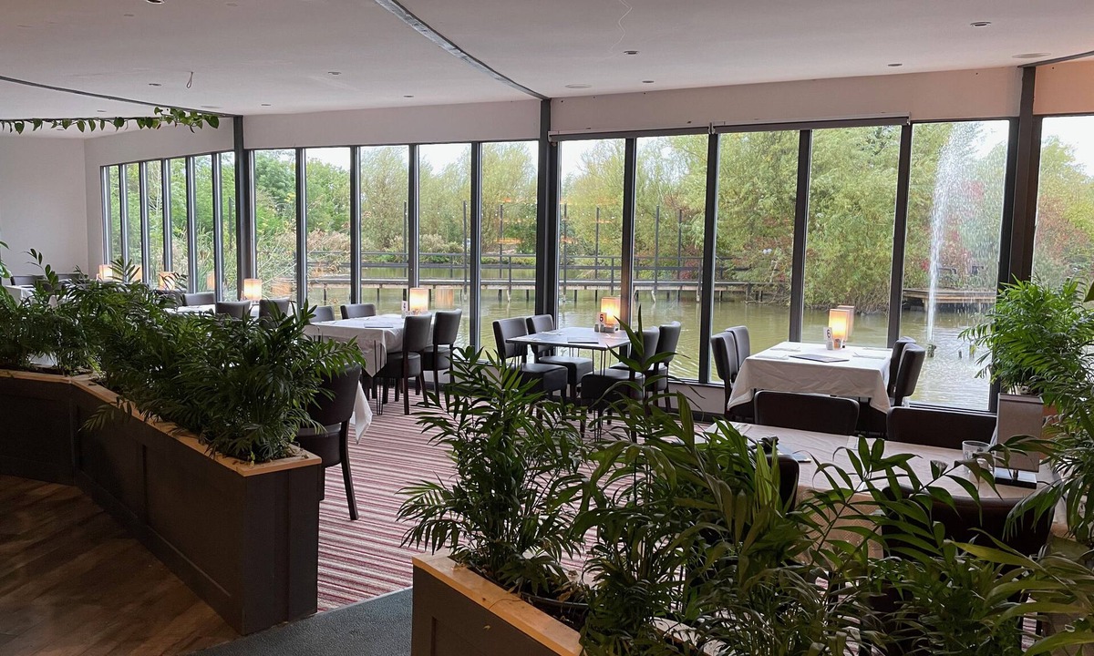 Bedworth Bed & Breakfast | The Waterfront Lodges