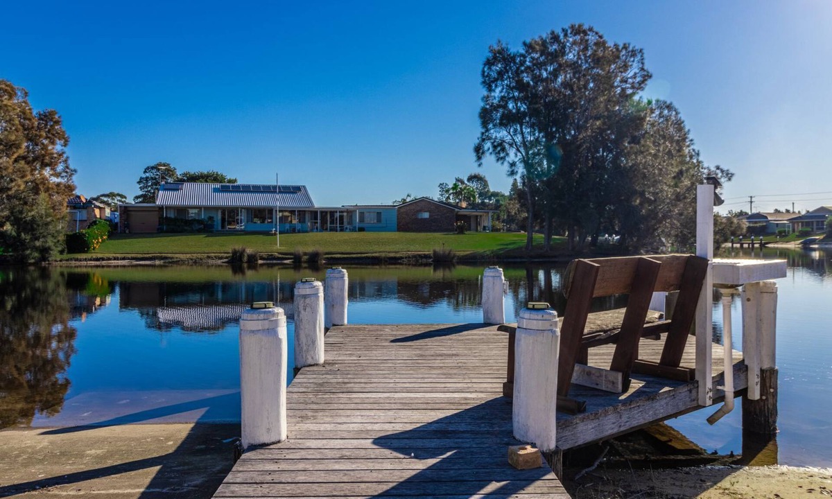 Sussex Inlet House | The Waterfront on Teal