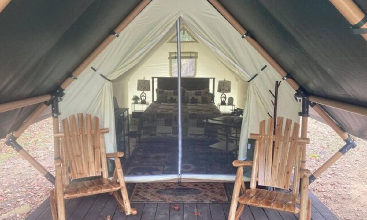 Fort Payne Apartment | The Water’s Edge Glamping Tent