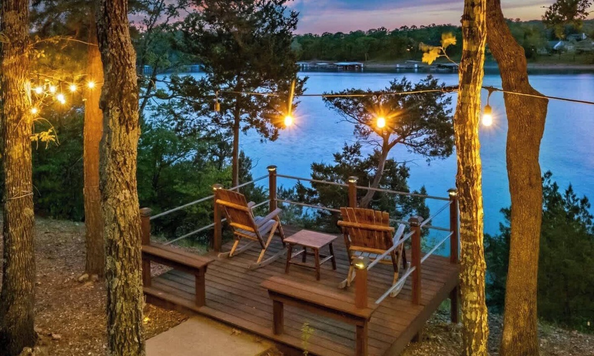 Golden House | The Waters Edge Oasis at Table Rock Lake