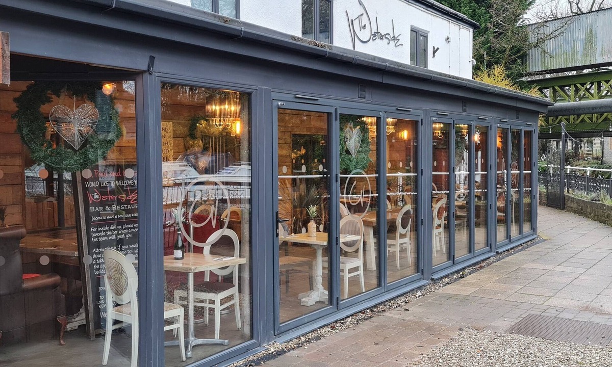 Walkden Hotel | The Waterside Bar Rooms & Restaurant