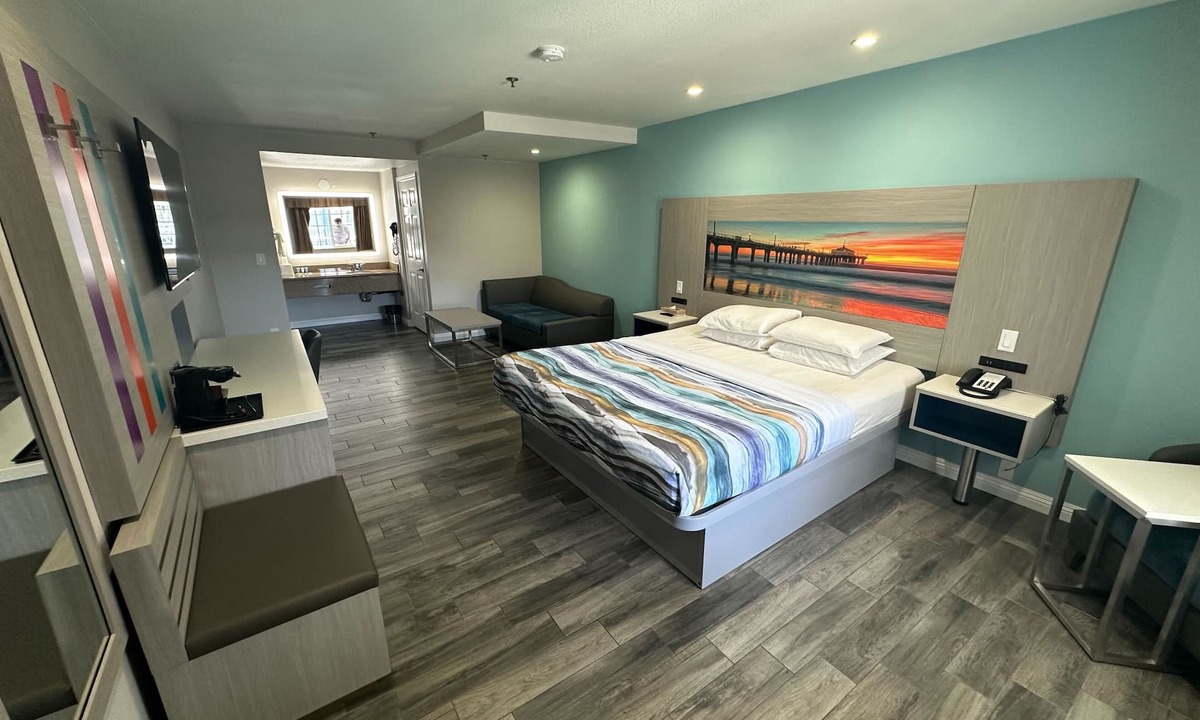 Manhattan Beach Hotel | The Wave Manhattan Beach