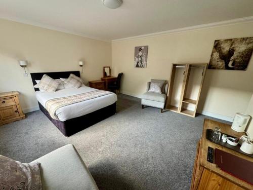 Dingwall House | The Waverley Inn