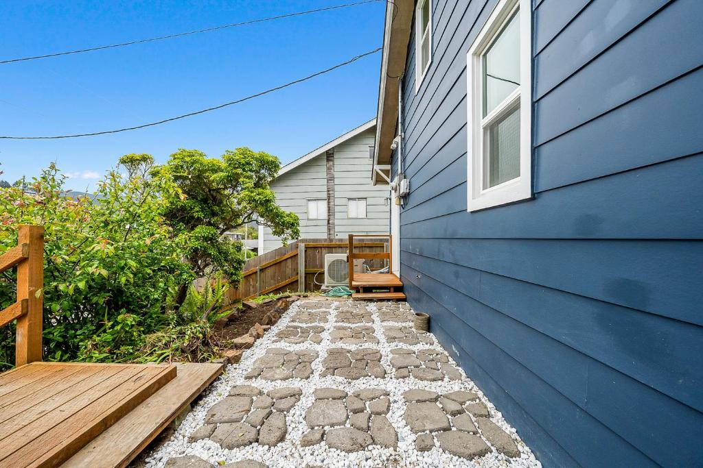 Rockaway Beach House | The Weather Gauge