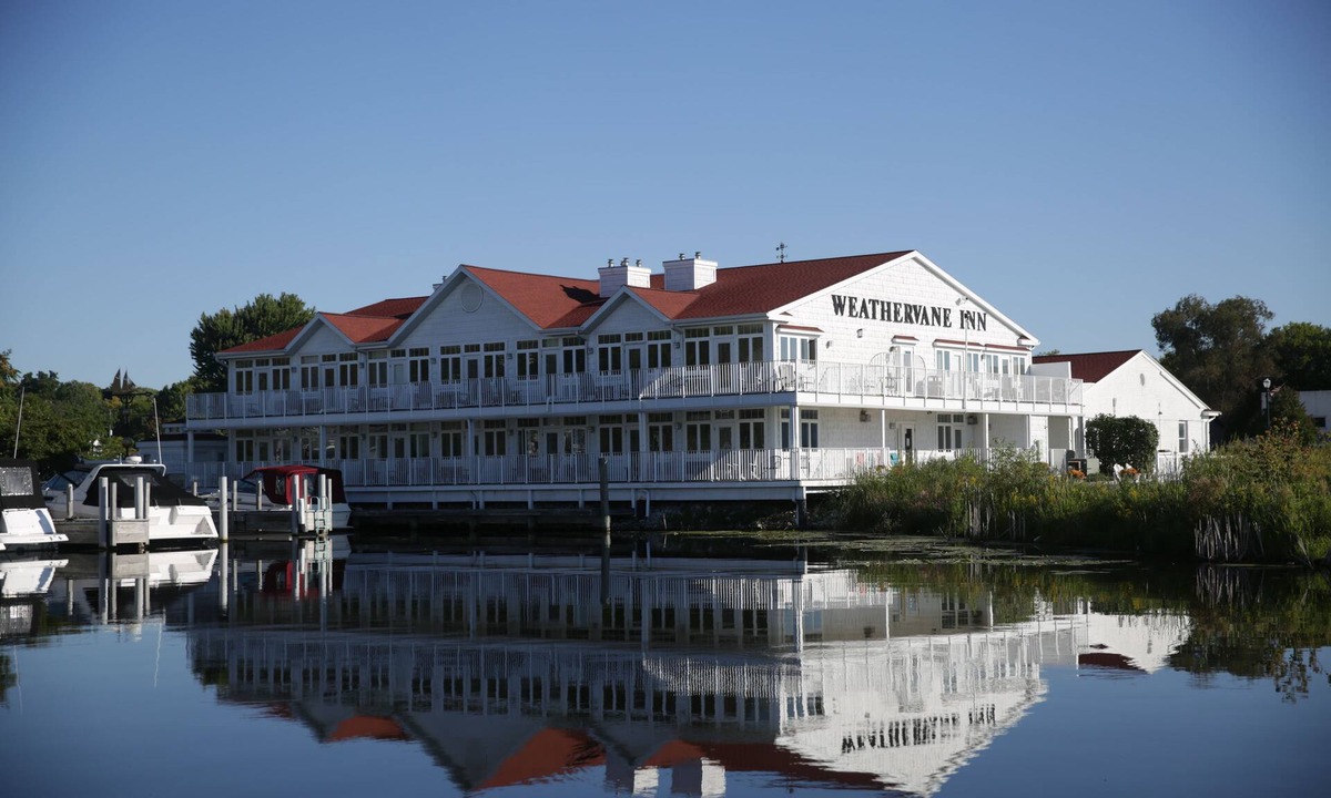 Montague Hotel | The Weathervane Inn