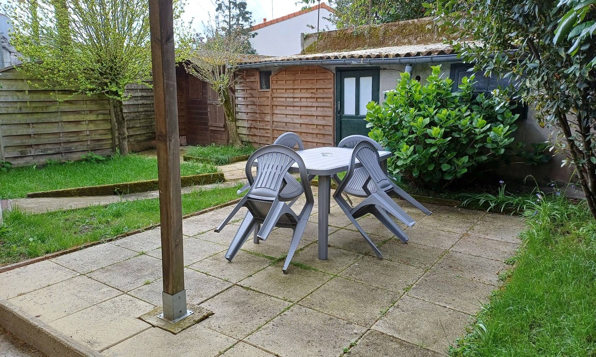 Cholet House | The Weaver's cocoon