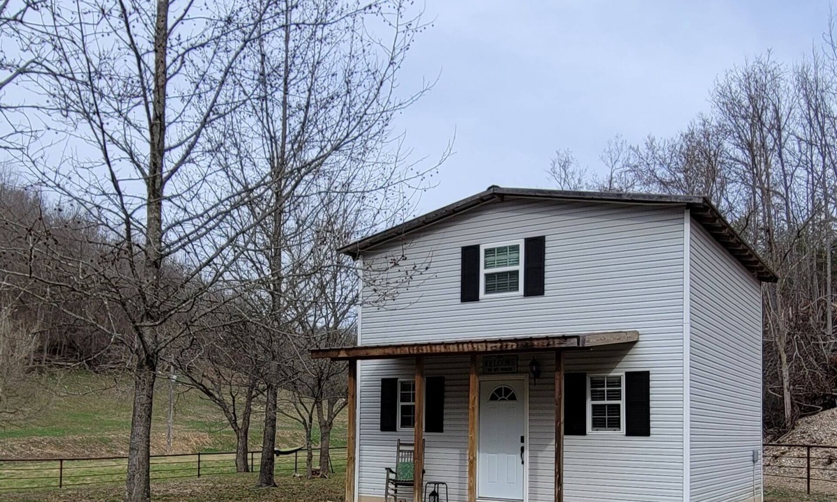 Pelsor House | The Wee Nook, just 3 miles from Carver Landing!