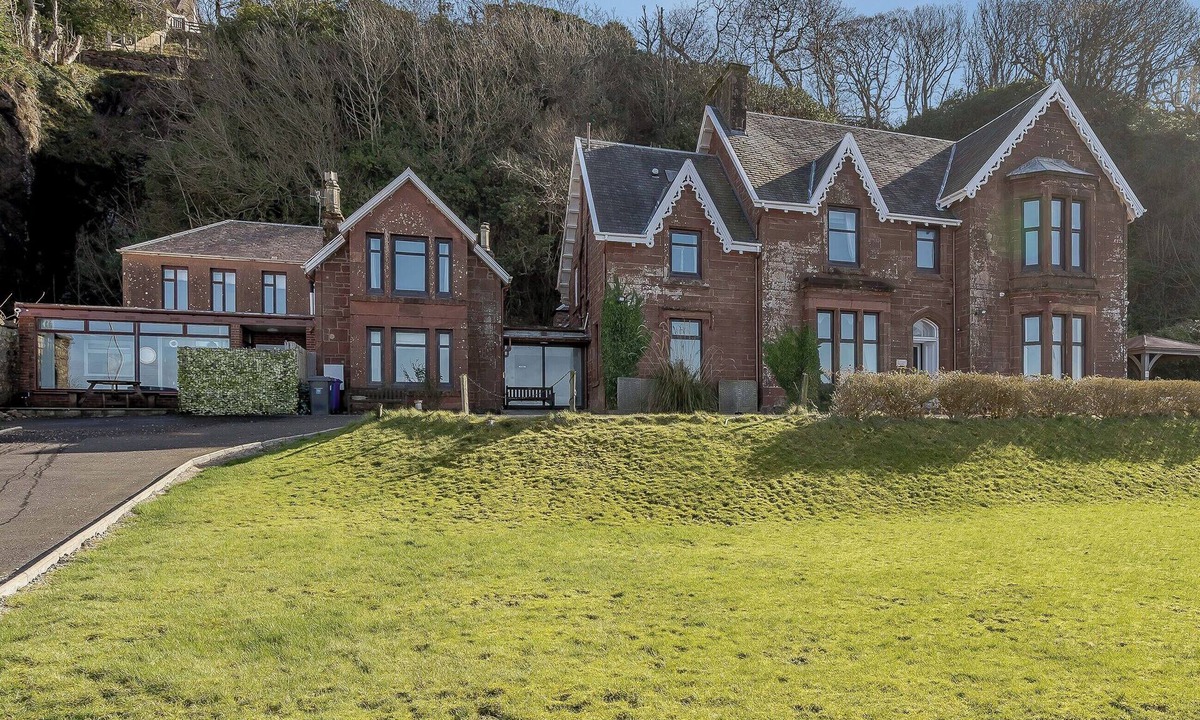 Skelmorlie Cottage | The Wee Nunnery - UK7123