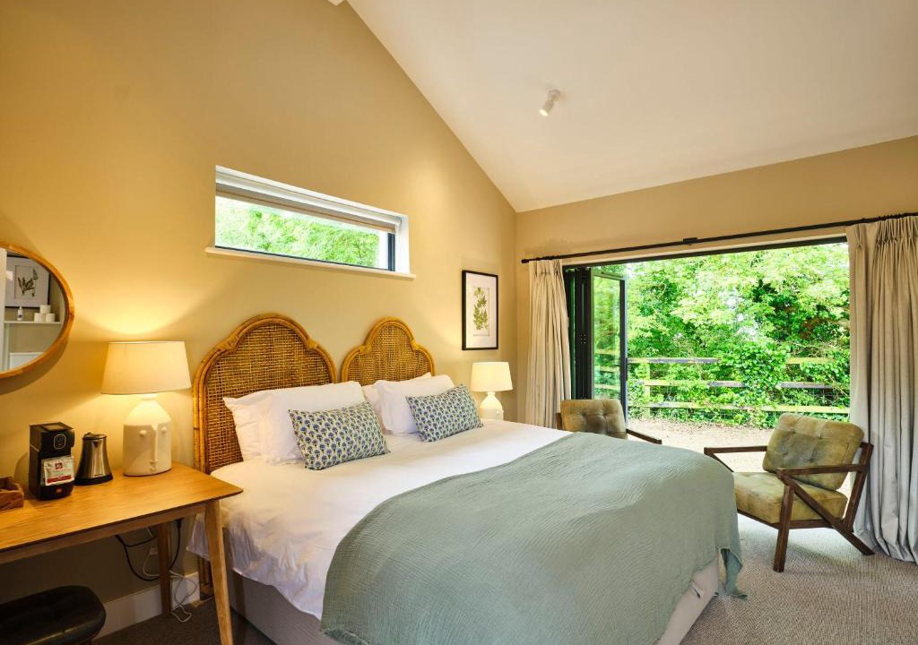 Barrow Bed & Breakfast | The Weeping Willow