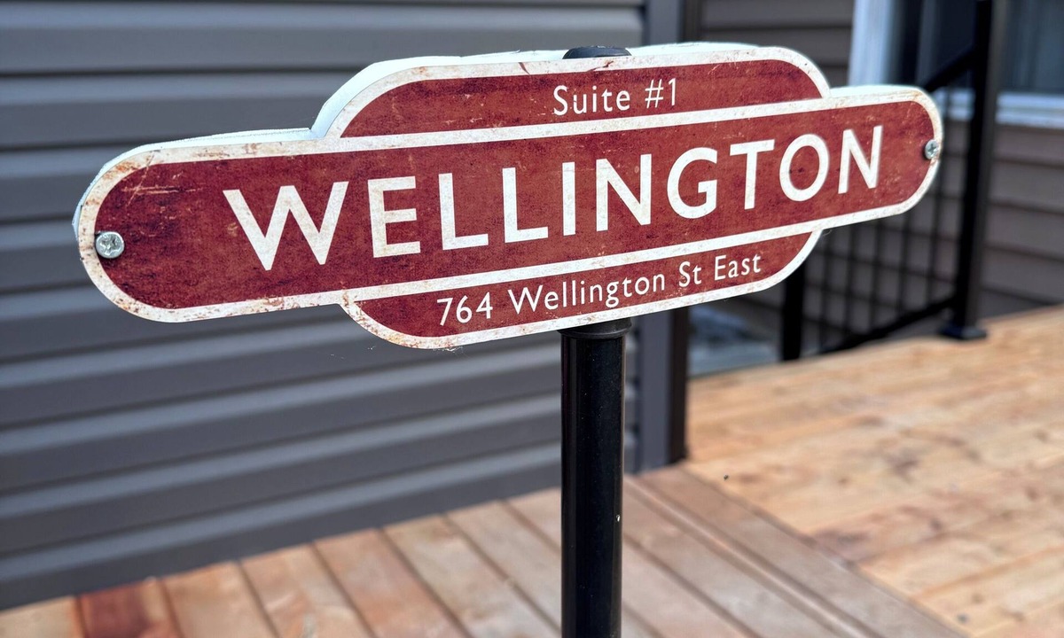 Sault Ste. Marie House | The Wellington Suite – Extended Stay 30 nights +