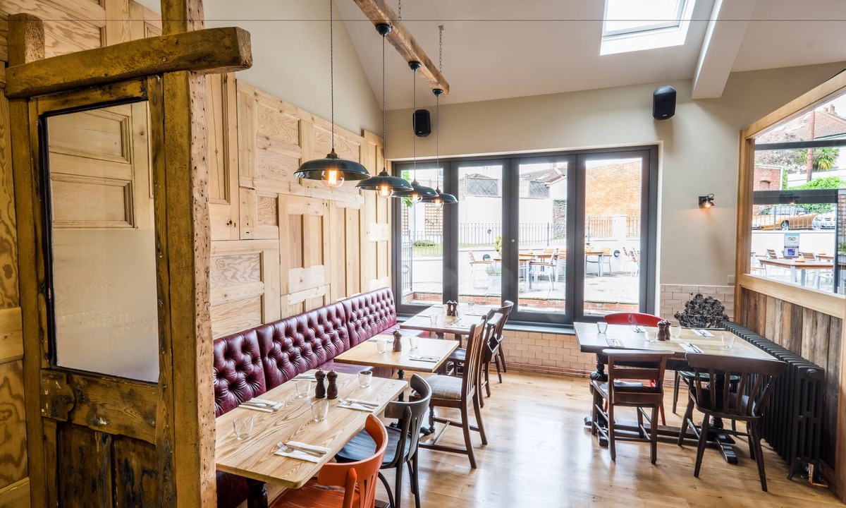 Horfield Hotel | The Wellington